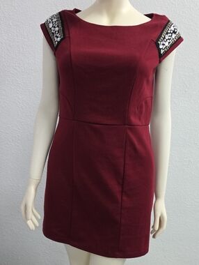 Allen B. Embellished Sheath Dress Burgundy Size Large